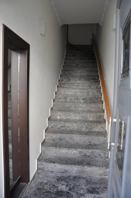 הוילה קלמאטה Casa Mandello מראה חיצוני תמונה